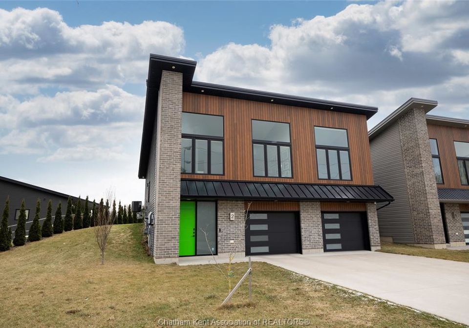 2-riverview-drive-chatham-ontario-26005650