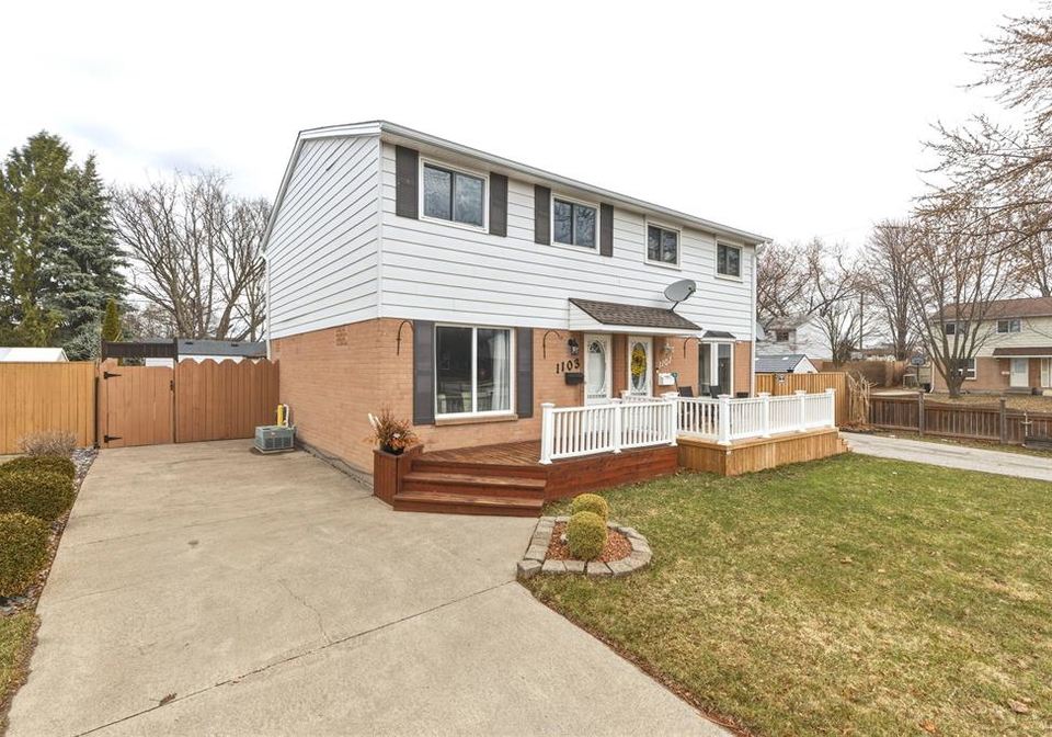 1103-cardiff-court-sarnia-ontario-26005674