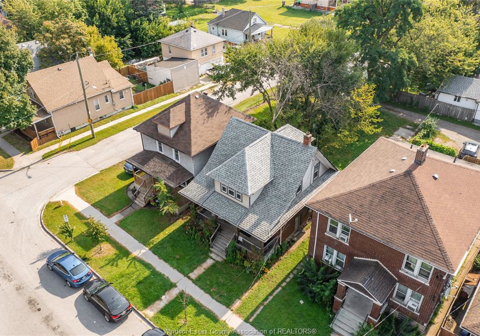 3245-baby-street-windsor-ontario-26005759