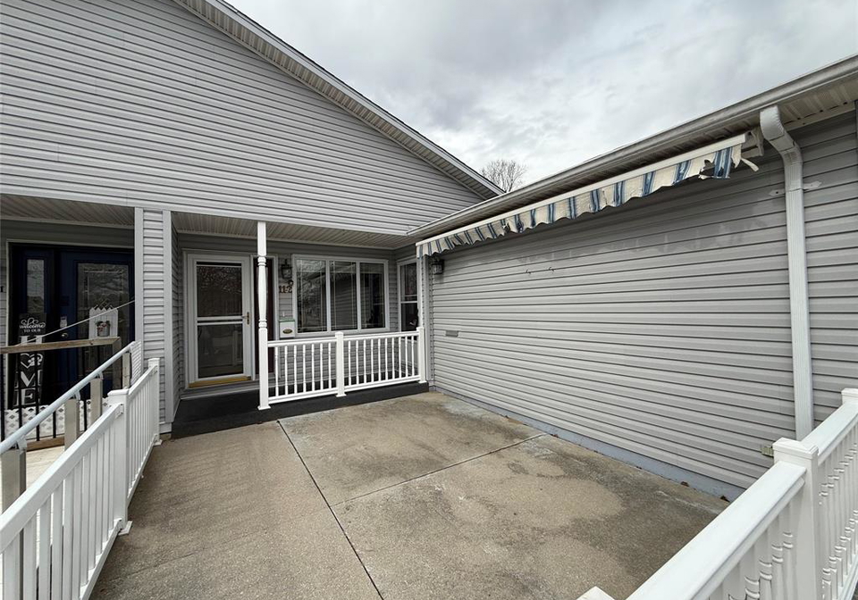 11-2-stewart-street-strathroy-ontario-26005770