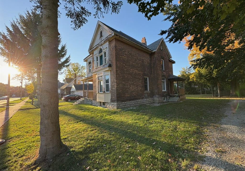 27-31-wade-street-chatham-ontario-26005804