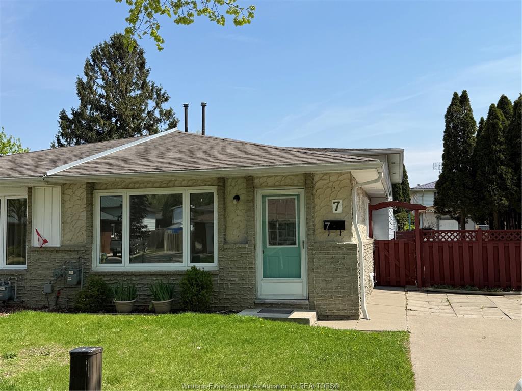 7-satinwood-leamington-ontario-26005987