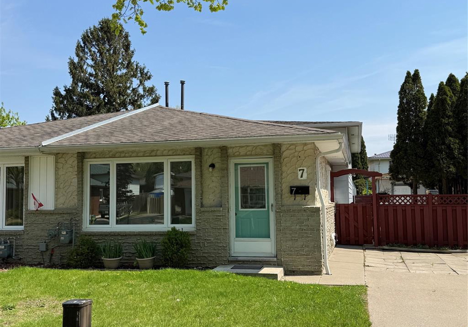 7-satinwood-leamington-ontario-26005987
