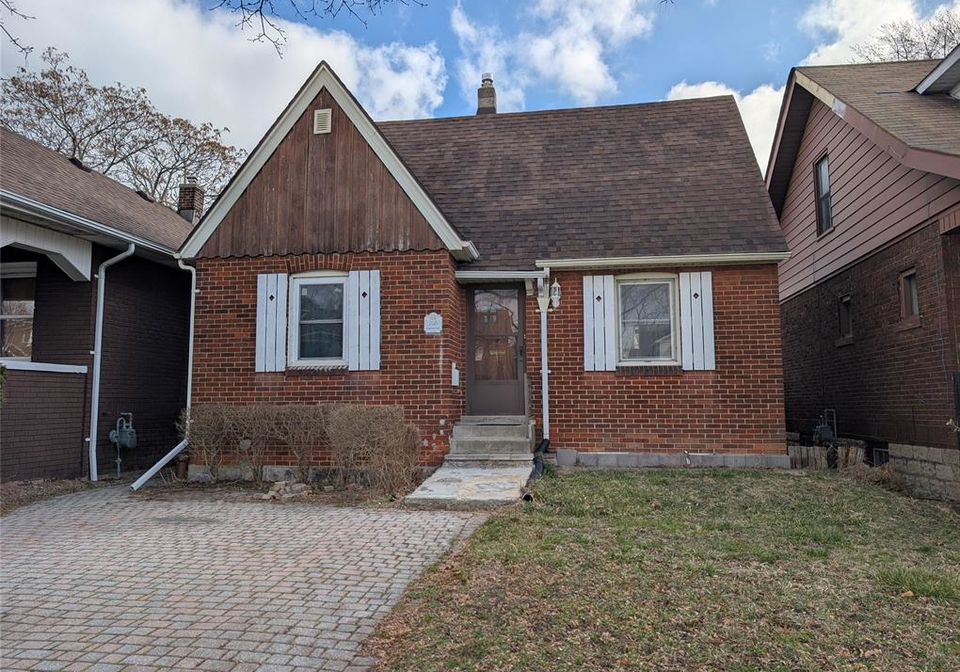 708-partington-avenue-windsor-ontario-26006049