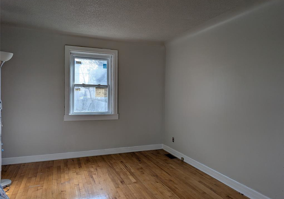 708-partington-avenue-windsor-ontario-26006049