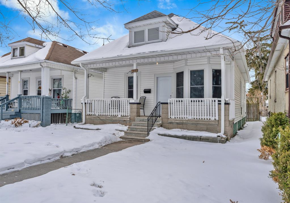1155-moy-avenue-windsor-ontario-26006056