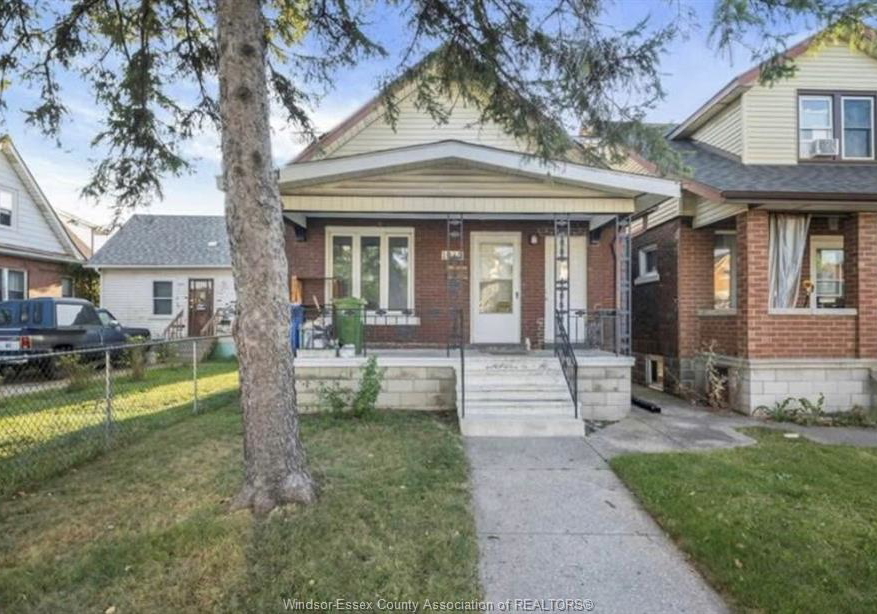 1085-langlois-avenue-windsor-ontario-26006138