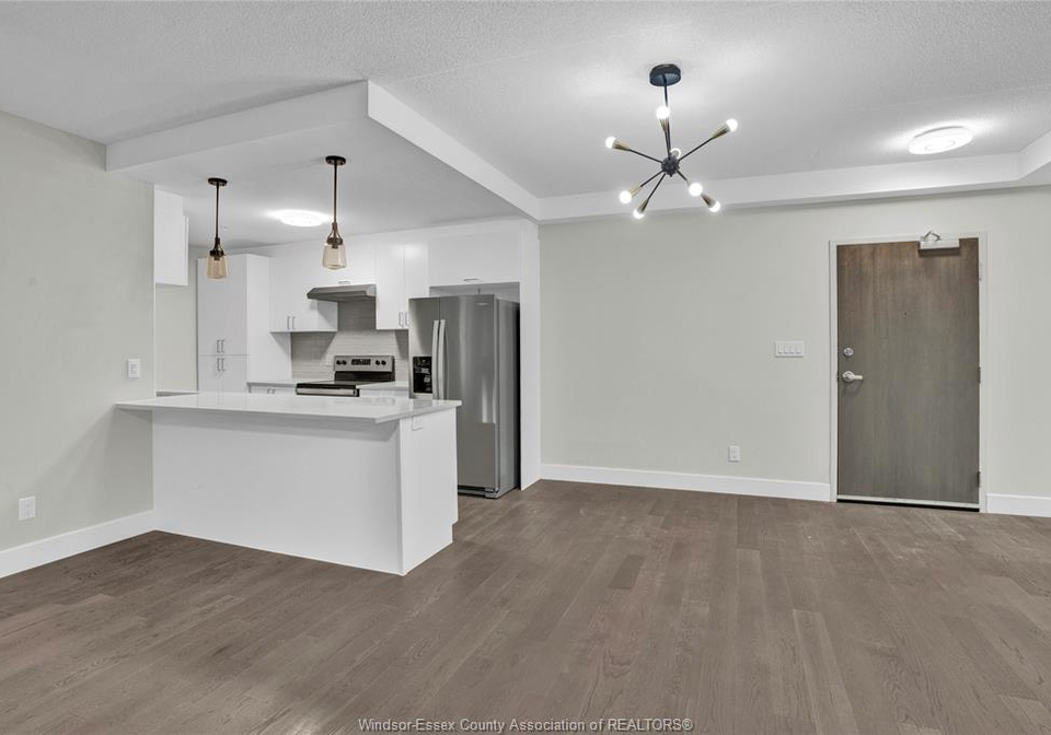 2600-sandwich-west-parkway-lasalle-ontario-26006211