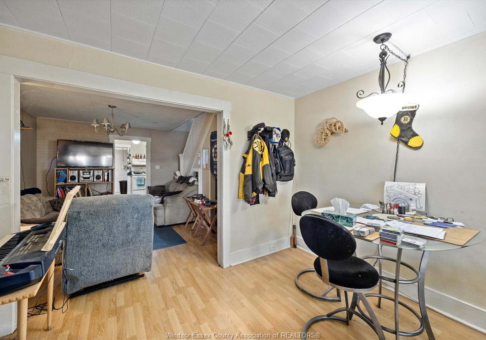 1068-st-luke-windsor-ontario-26006284