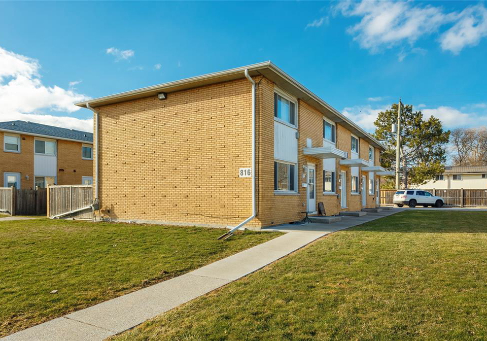 816-wellington-street-sarnia-ontario-26006308
