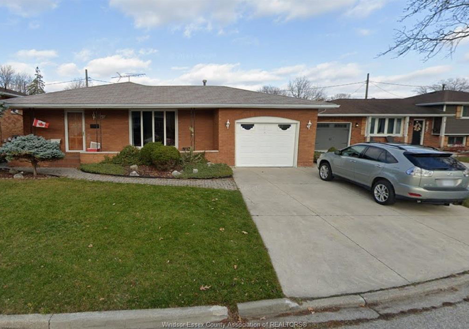 1616-burwell-court-windsor-ontario-26006311