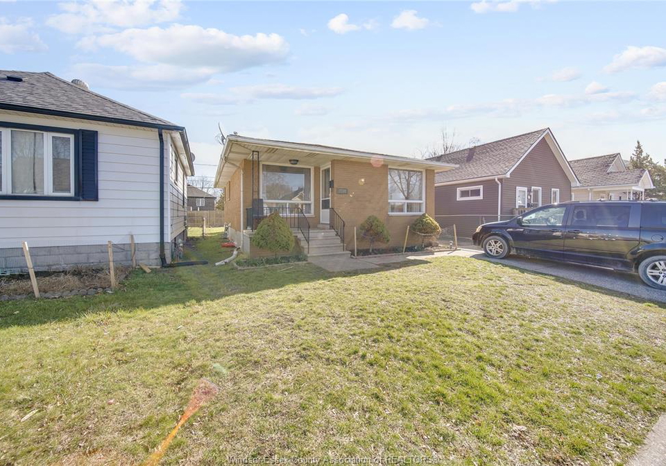 2340-george-avenue-windsor-ontario-26006326