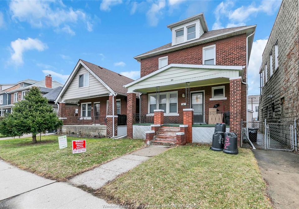 69-shepherd-windsor-ontario-26006355