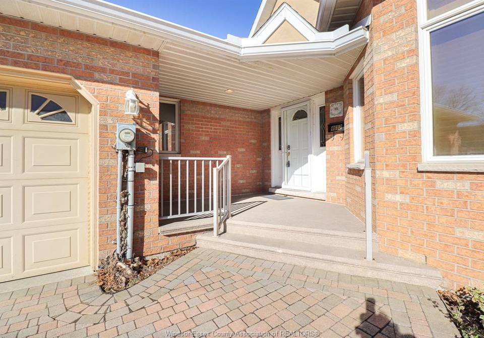 4612-ascot-court-windsor-ontario-26006406