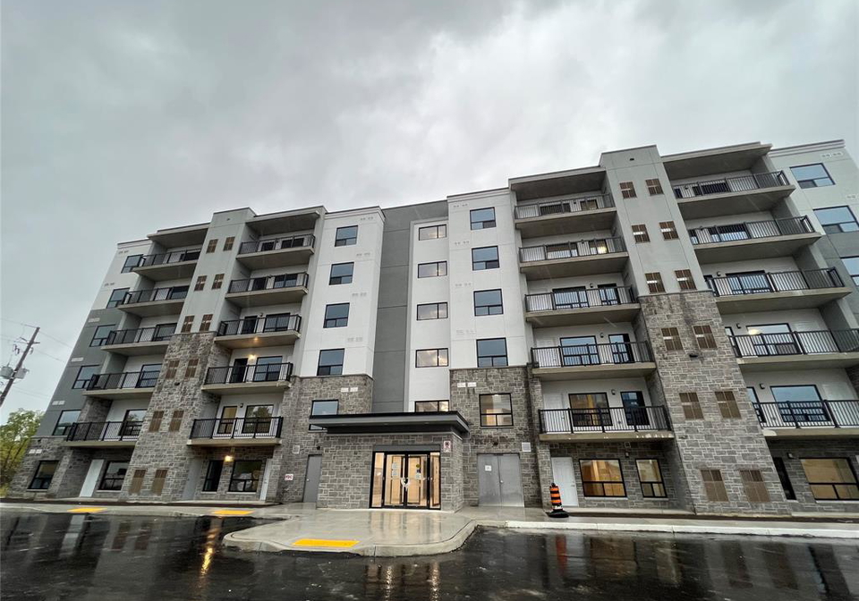 3340-stella-crescent-windsor-ontario-26006420