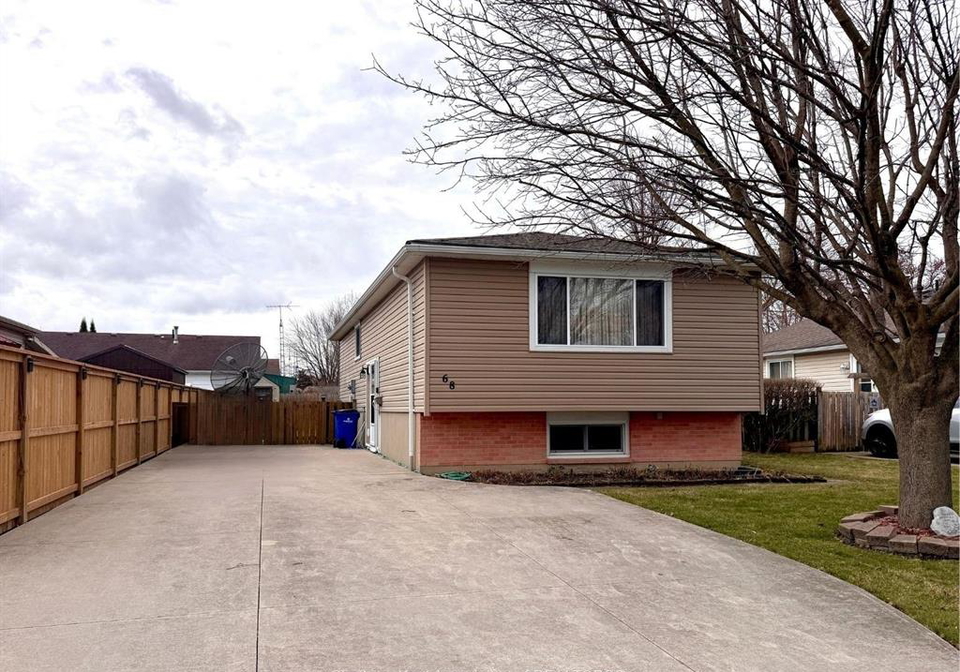 68-greenbriar-trail-wallaceburg-ontario-26006444