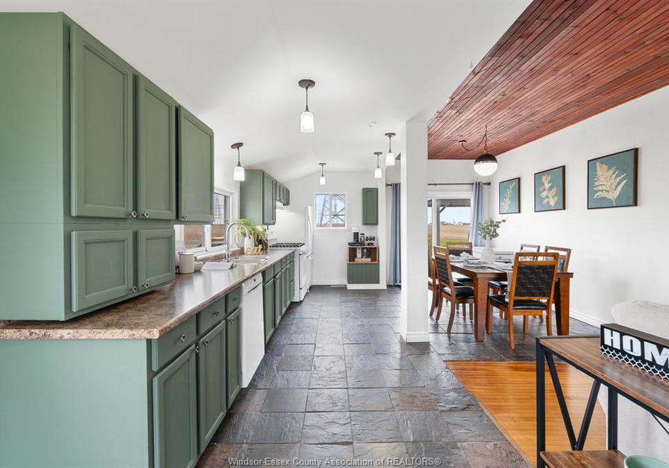 3015-county-road-46-lakeshore-ontario-26006463