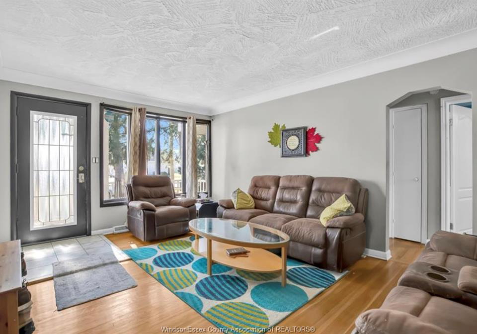 564-wallace-windsor-ontario-26006505
