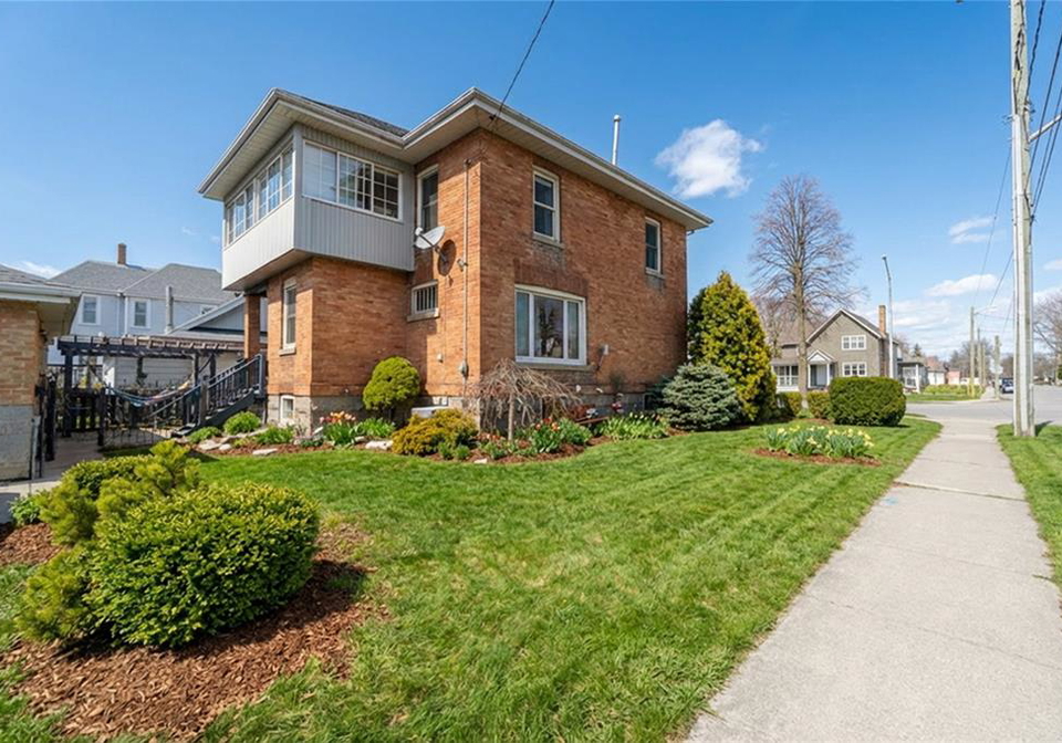 110-lacroix-street-chatham-ontario-26006566
