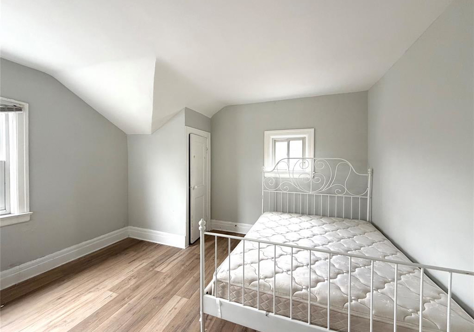 1117-dougall-windsor-ontario-26006573
