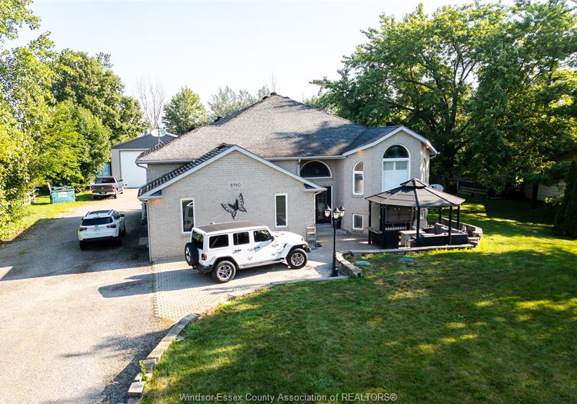 8510-baseline-road-windsor-ontario-26006582