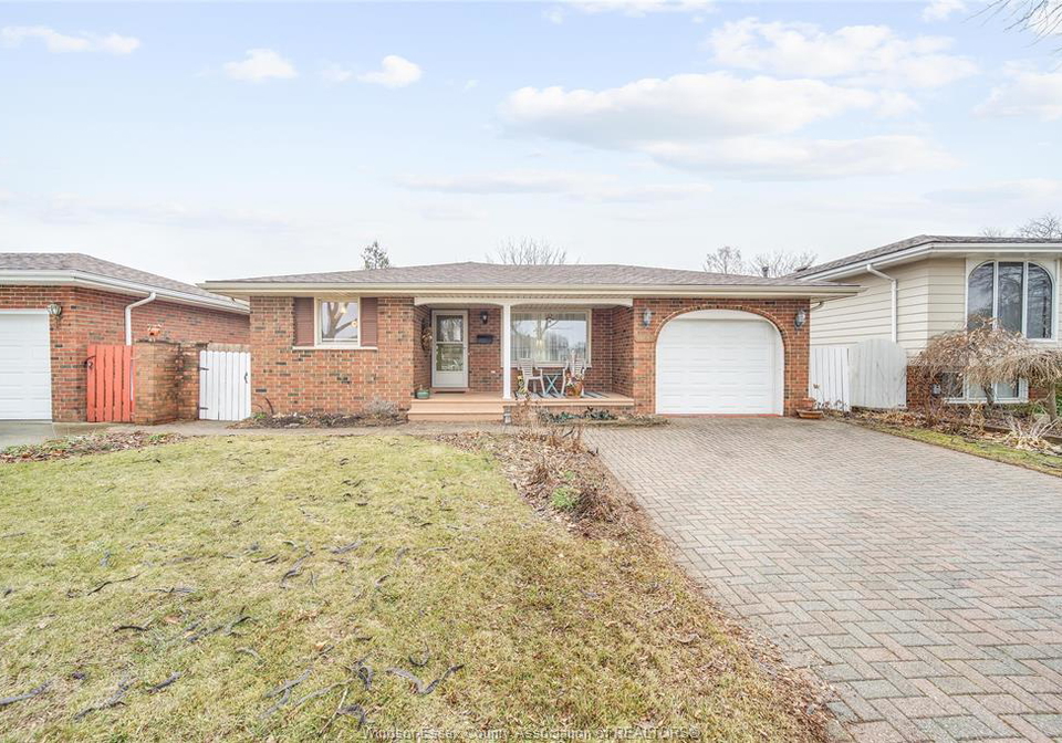 10682-keating-crescent-windsor-ontario-26006598