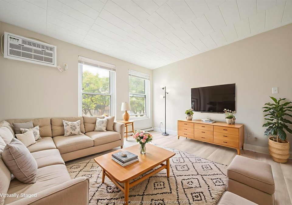 6583-thornberry-windsor-ontario-26006721