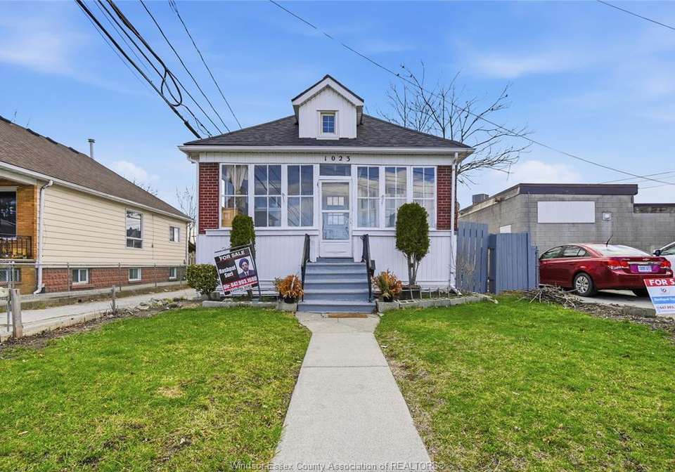 1023-hall-avenue-windsor-ontario-26006722