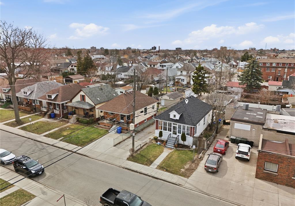 1023-hall-avenue-windsor-ontario-26006722