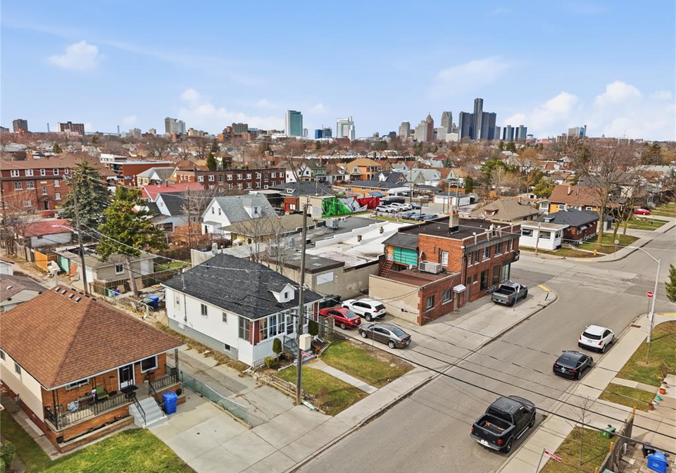 1023-hall-avenue-windsor-ontario-26006722