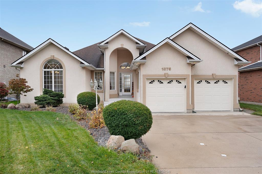 1075-stoneybrook-windsor-ontario-26006735