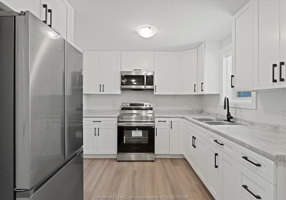 1843-meldrum-windsor-ontario-26006752