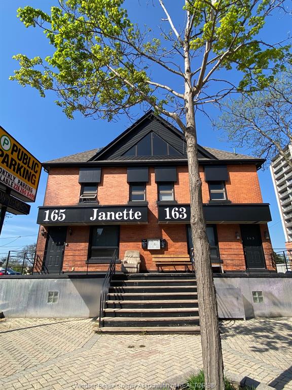 163-janette-windsor-ontario-26006794