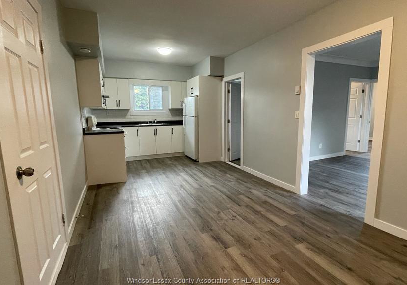 1415-bruce-avenue-windsor-ontario-26006816