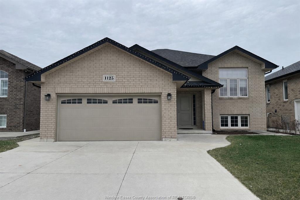 1125-icewater-avenue-windsor-ontario-26006928