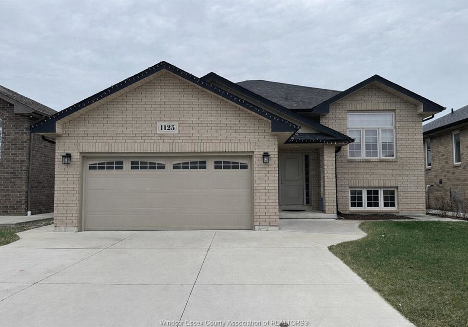 1125-icewater-avenue-windsor-ontario-26006928