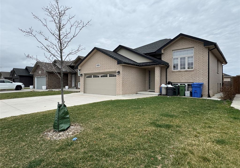 1125-icewater-avenue-windsor-ontario-26006928