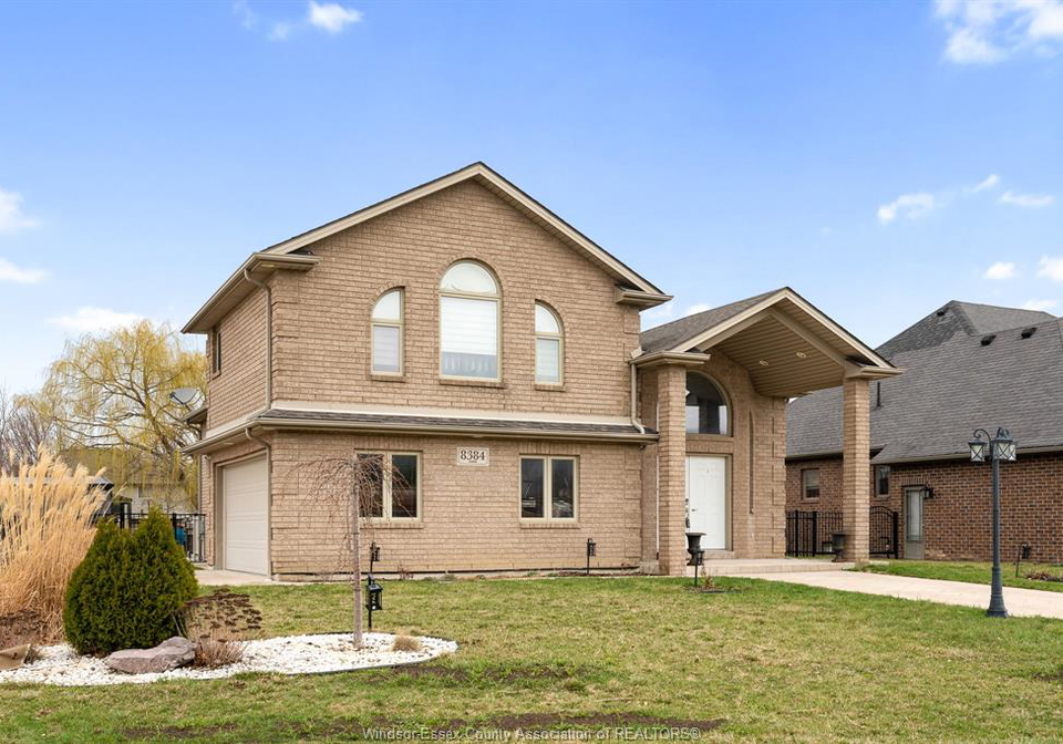 8384-annie-amherstburg-ontario-26006943
