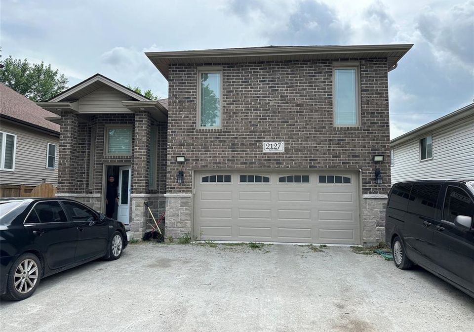 2127-dominion-boulevard-windsor-ontario-26006982