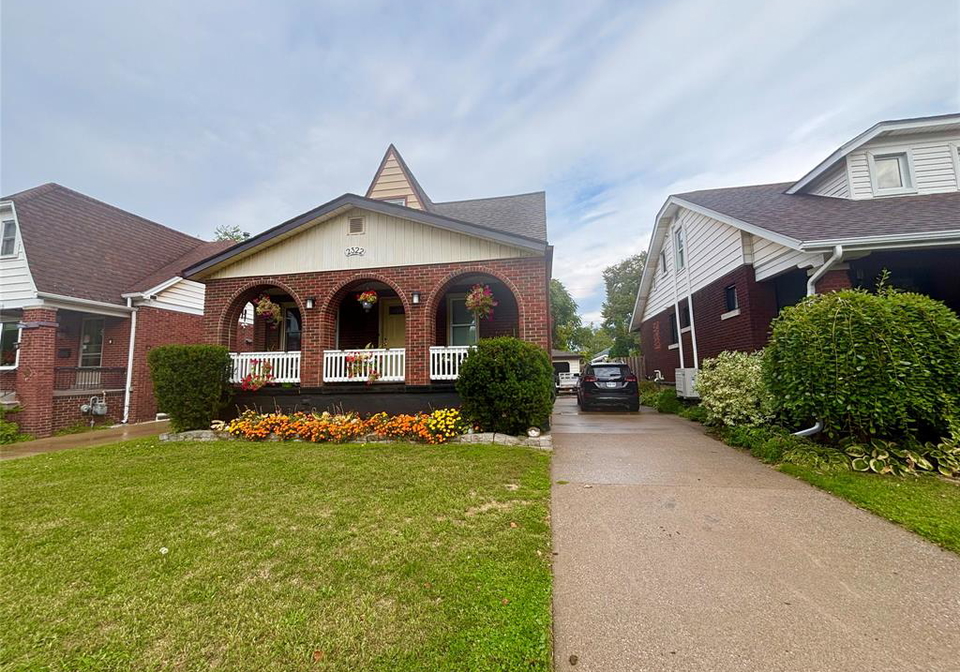 2322-byng-windsor-ontario-26007003