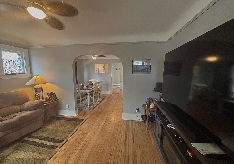 2322-byng-windsor-ontario-26007003