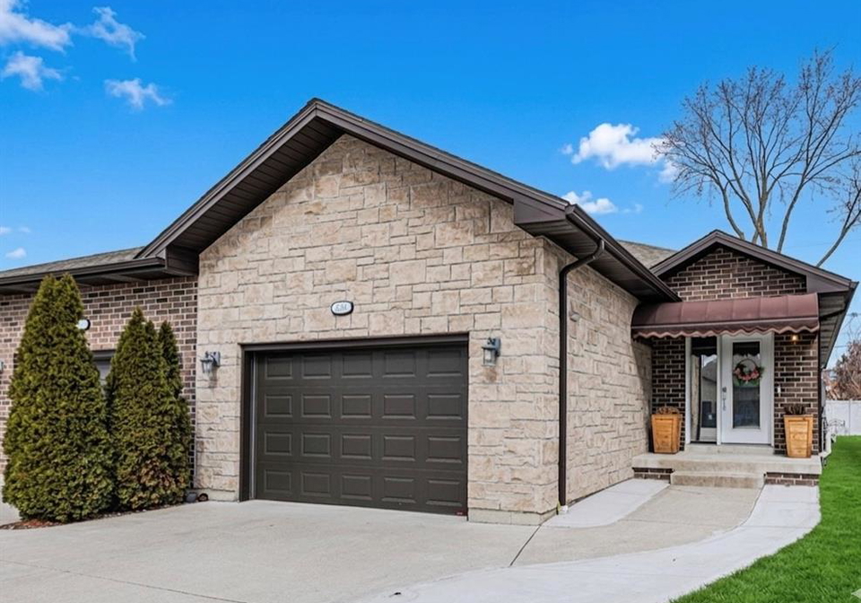 2554-olive-windsor-ontario-26007011