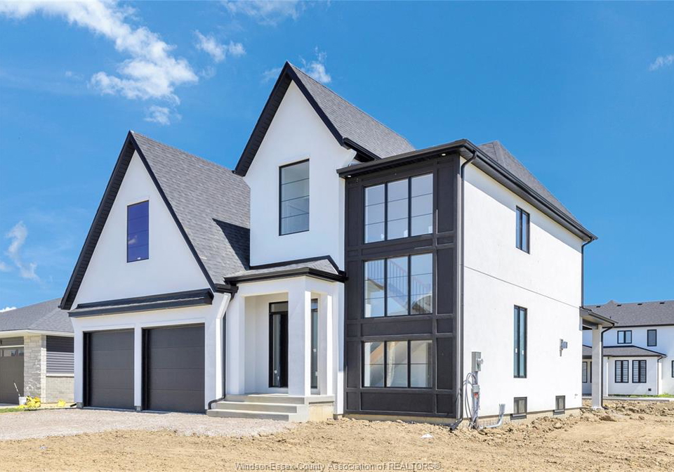 245-charles-essex-ontario-26007025