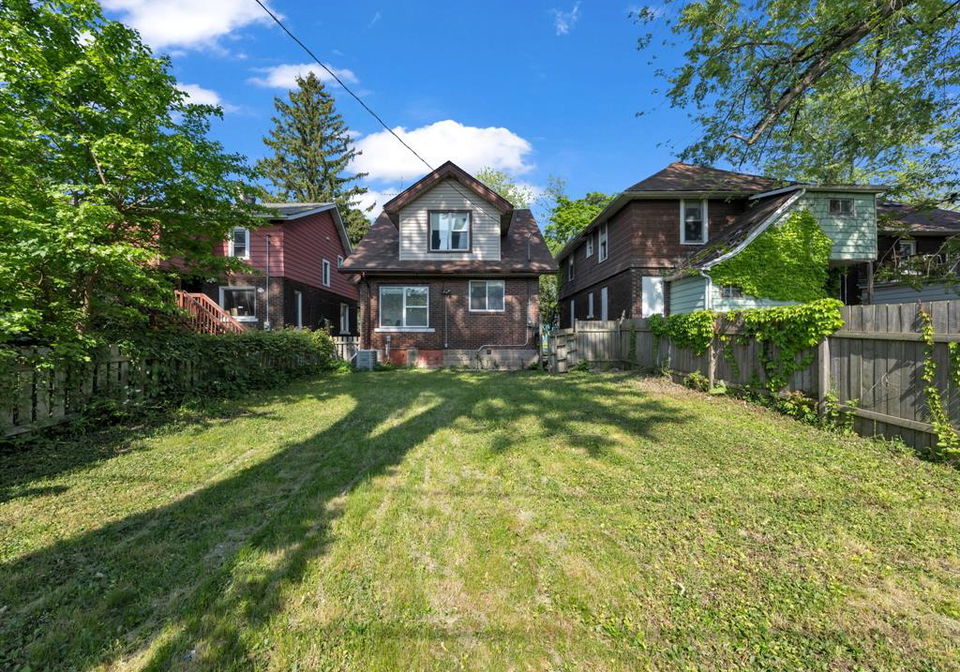 353-indian-road-windsor-ontario-26007027