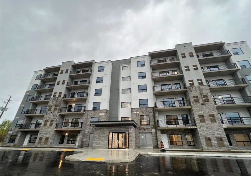 3370-stella-windsor-ontario-26007050
