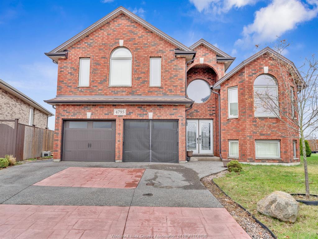 4795-periwinkle-crescent-windsor-ontario-26007089