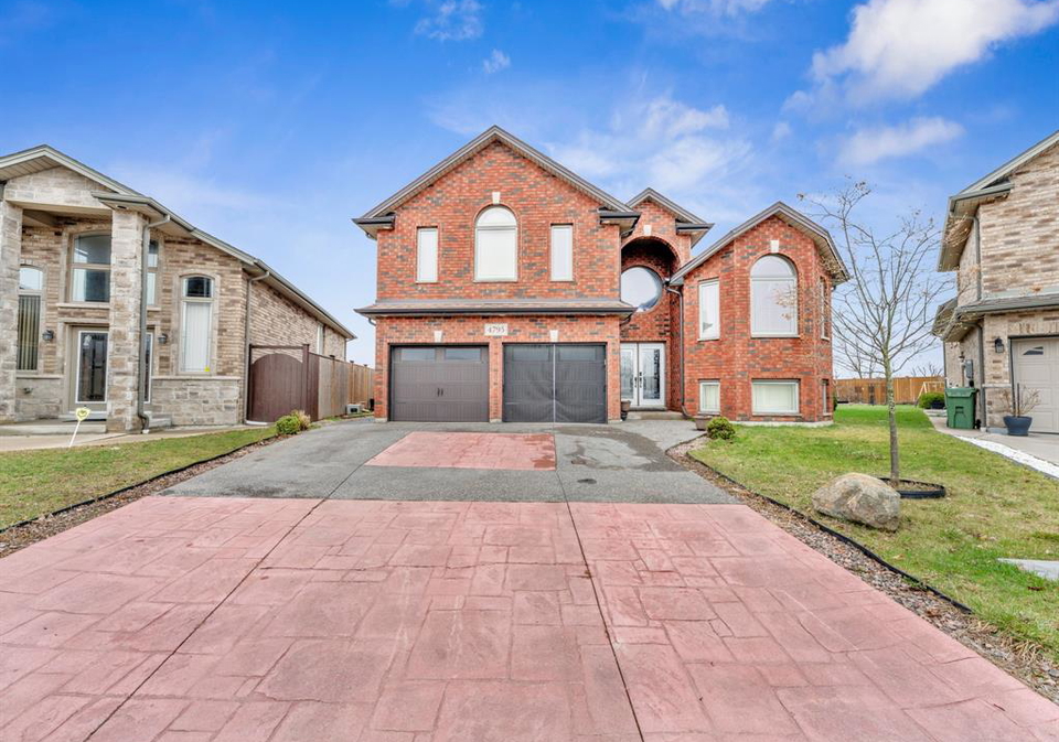 4795-periwinkle-crescent-windsor-ontario-26007089