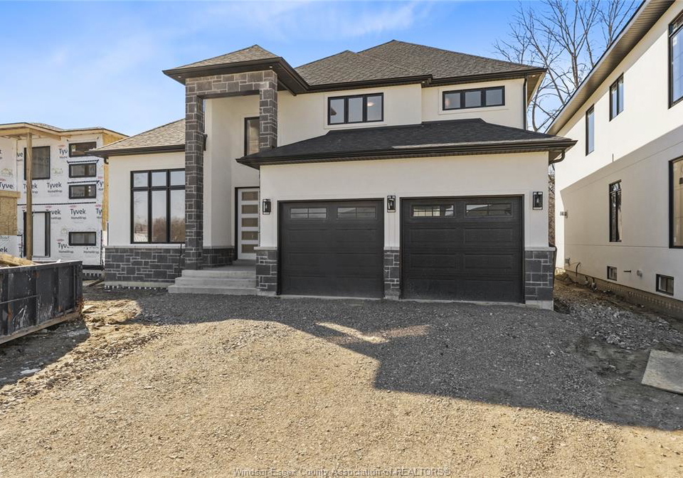 2548-mayfair-lasalle-ontario-26007107