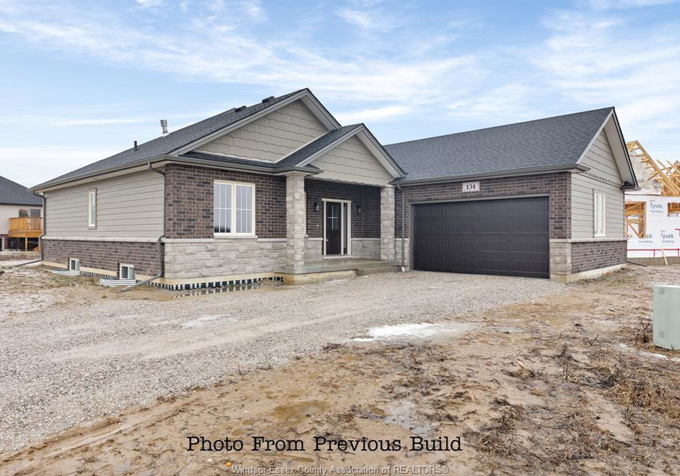 43-bloomington-chatham-ontario-26007123