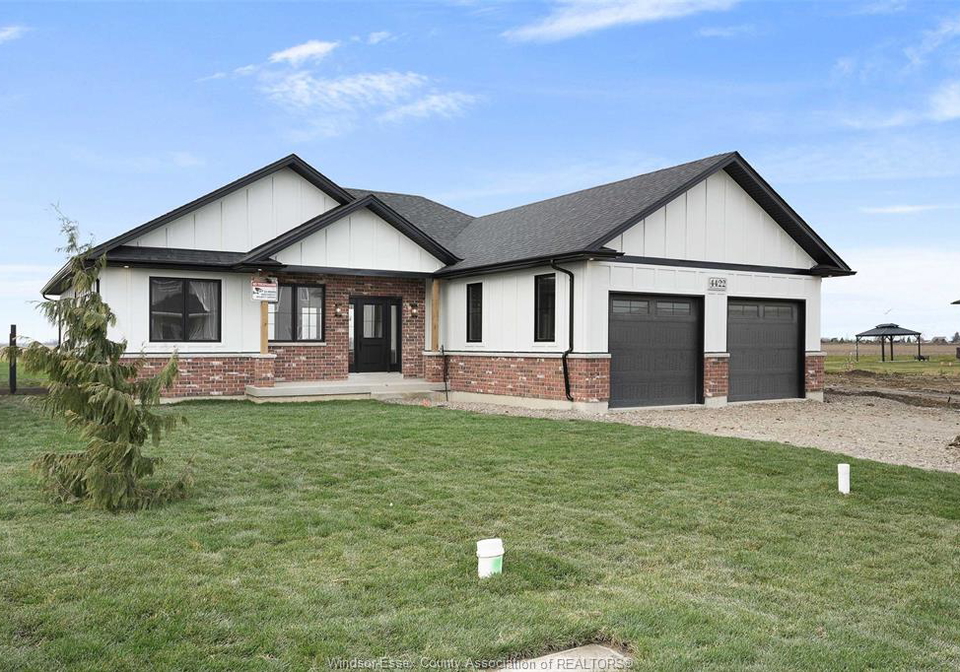 2524-mayfair-lasalle-ontario-26007129